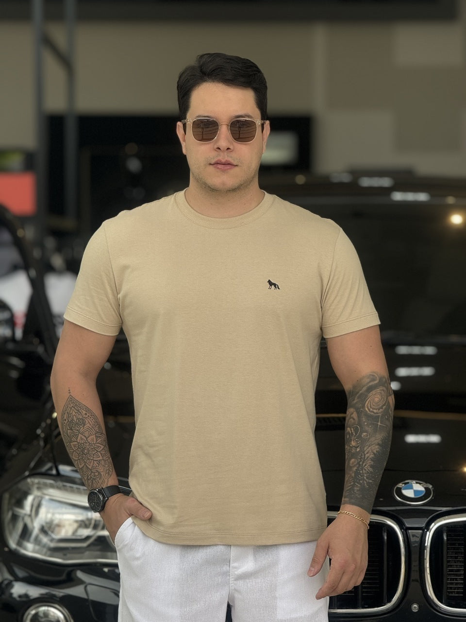 Camiseta Acostamento Lobo nas Costas Masculino