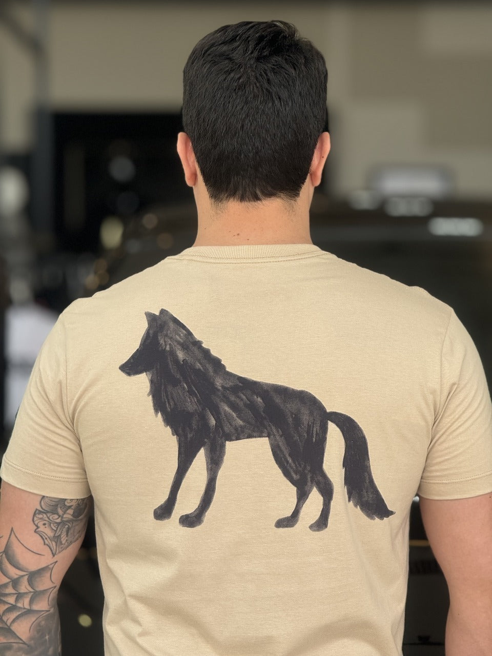 Camiseta Acostamento Lobo nas Costas Masculino