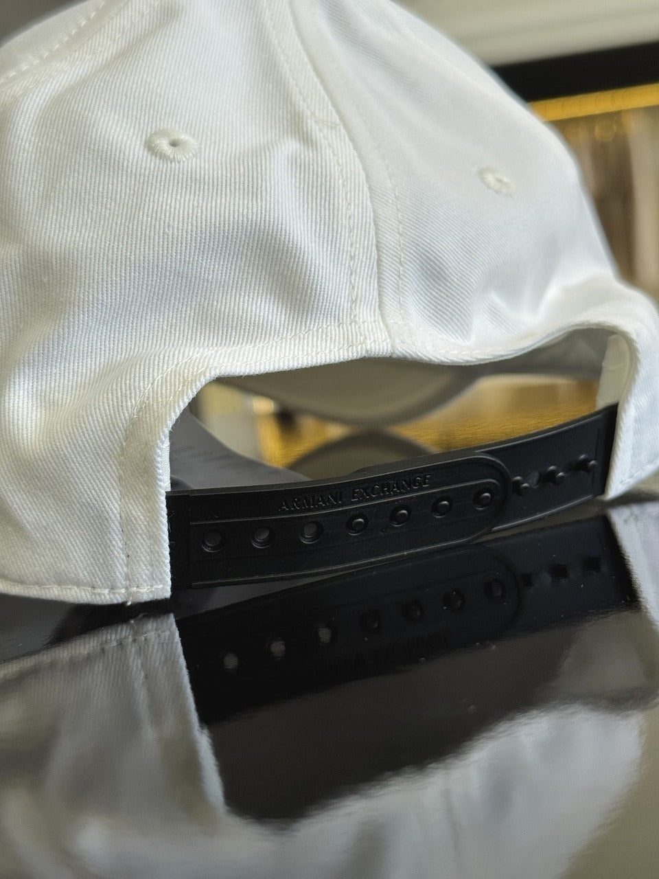 Boné Armani Exchange Logo Assinatura Bordado Relevo Frontal Masculino Branco
