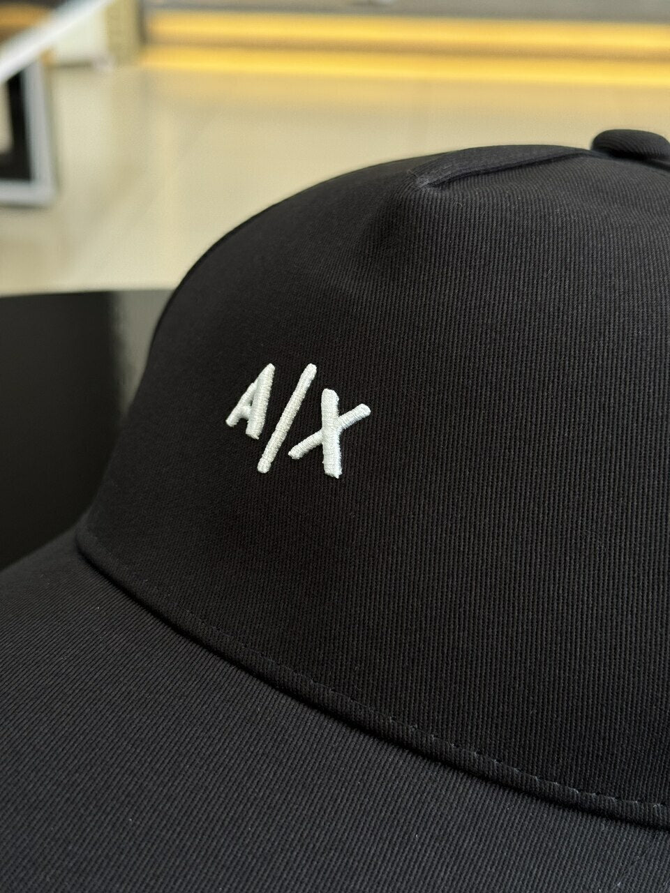 Boné Armani Exchange Logo Assinatura Bordado Relevo Frontal Masculino Preto