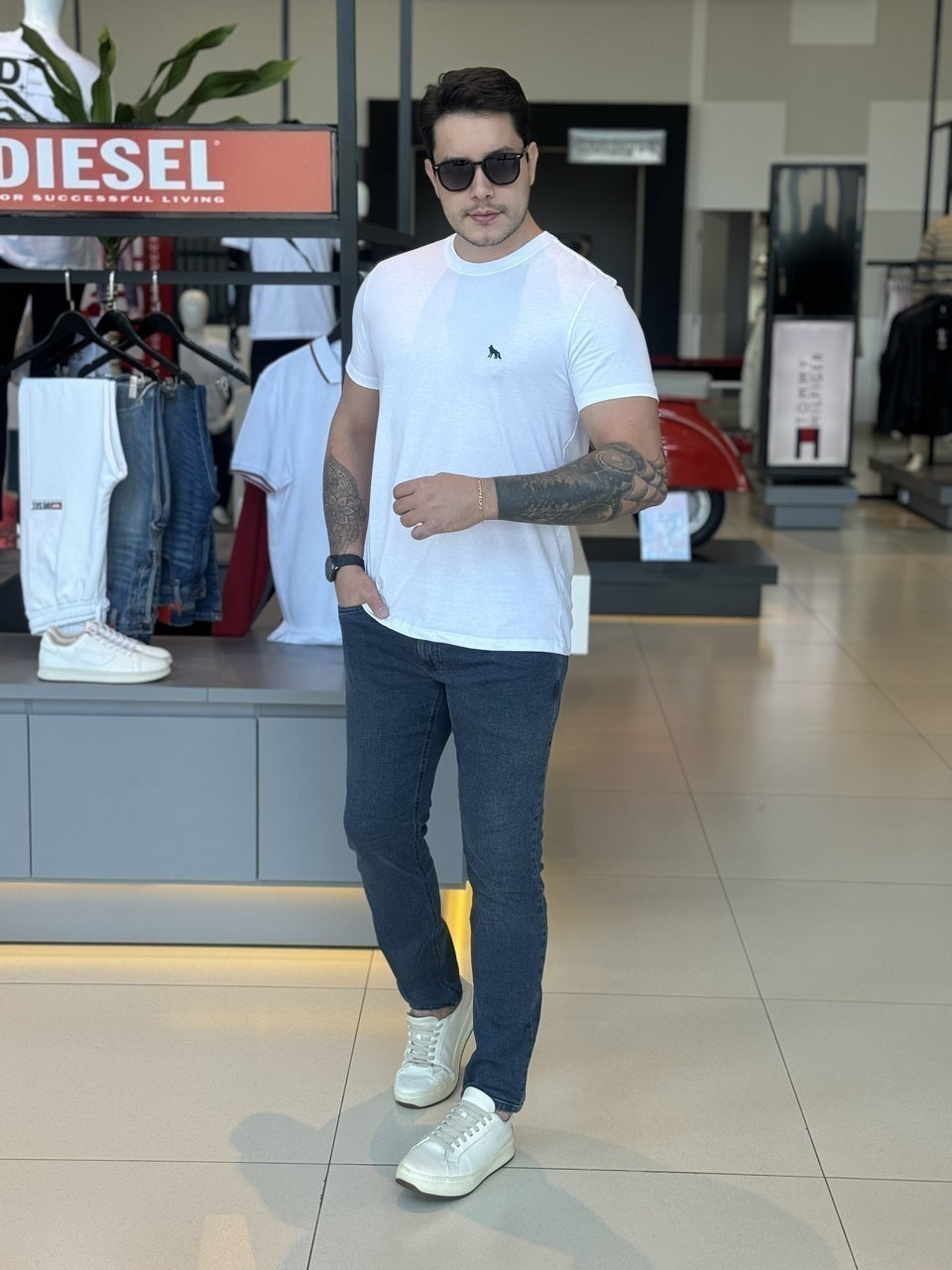 Camiseta Acostamento Lobo Bordado Masculino