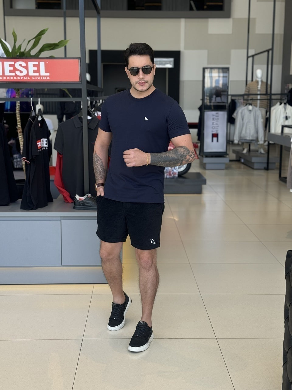 Camiseta Acostamento Lobo nas Costas Masculino