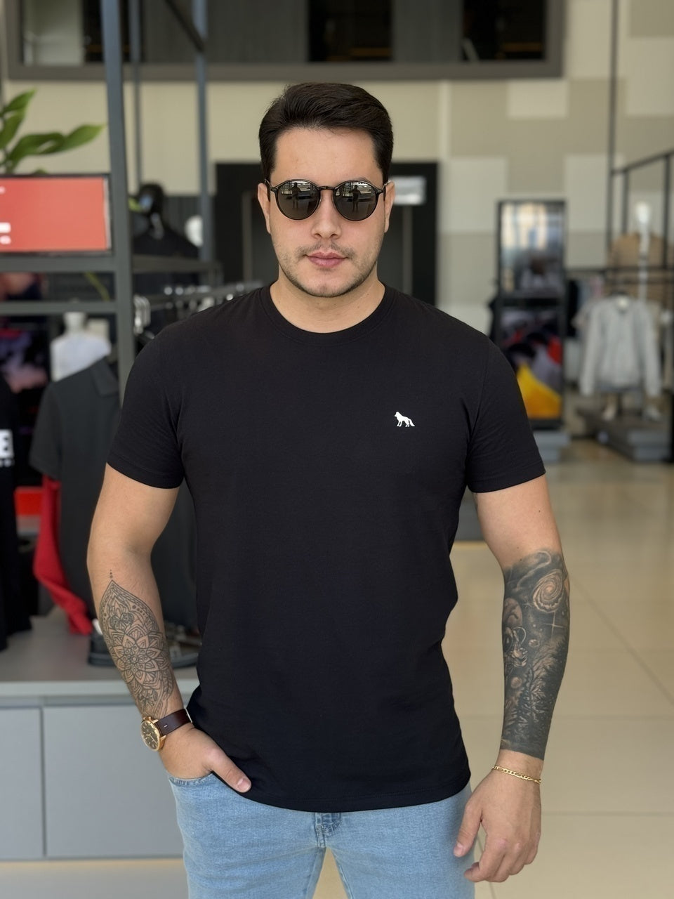 Camiseta Acostamento Lobo nas Costas Masculino