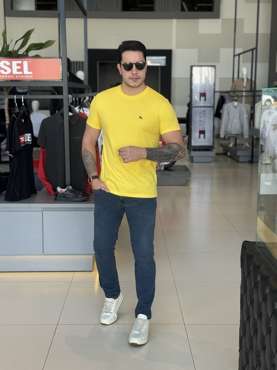 Camiseta Acostamento Lobo nas Costas Masculino