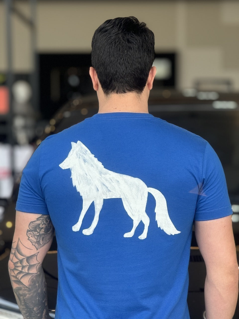 Camiseta Acostamento Lobo nas Costas Masculino