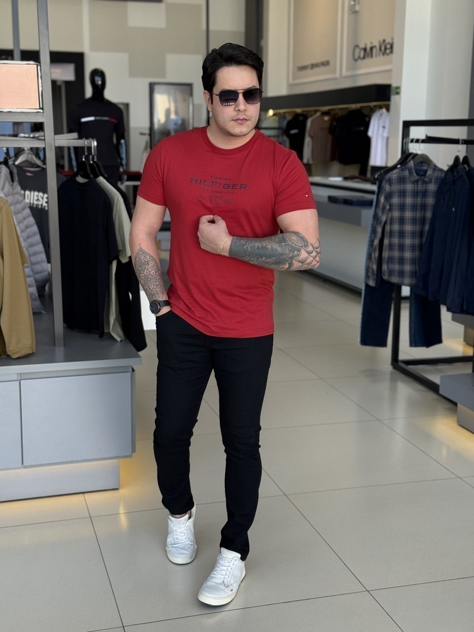Camiseta Tommy Hilfiger Stack Graphic Masculino