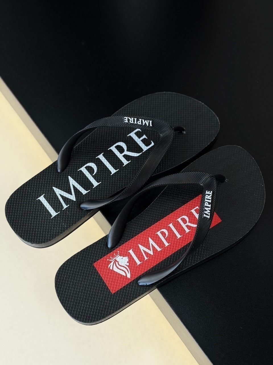 Chinelo Impire Lion e Lettering Assinatura Estampado Masculino