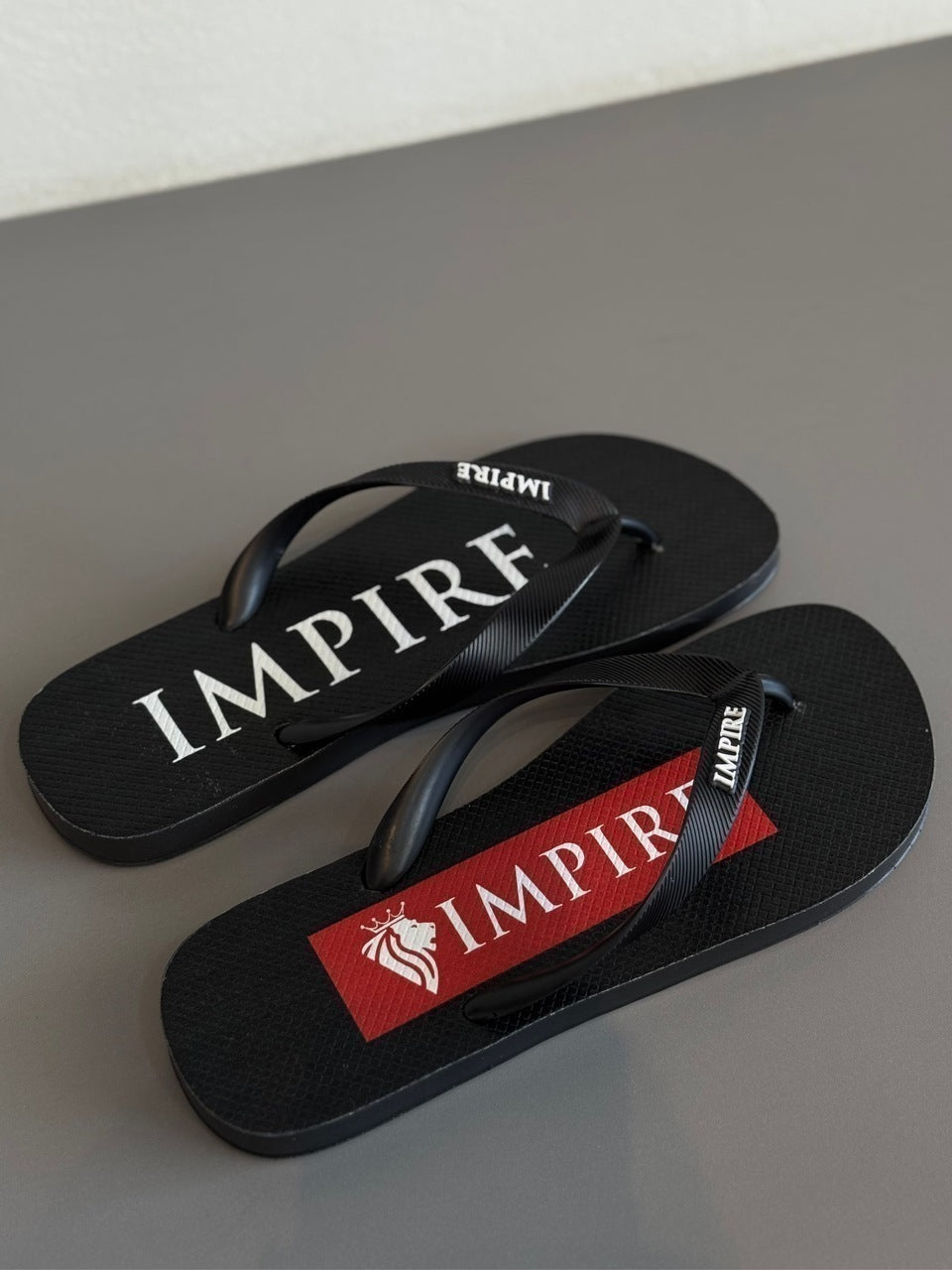 Chinelo Impire Lion e Lettering Assinatura Estampado Masculino