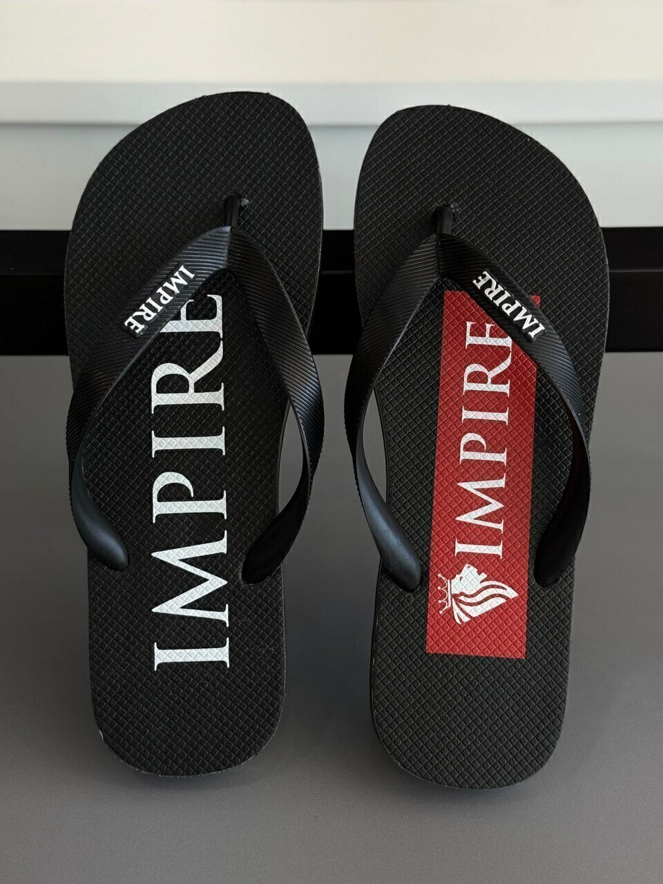 Chinelo Impire Lion e Lettering Assinatura Estampado Masculino