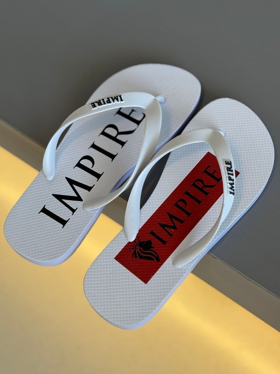 Chinelo Impire Lion e Lettering Assinatura Estampado Masculino