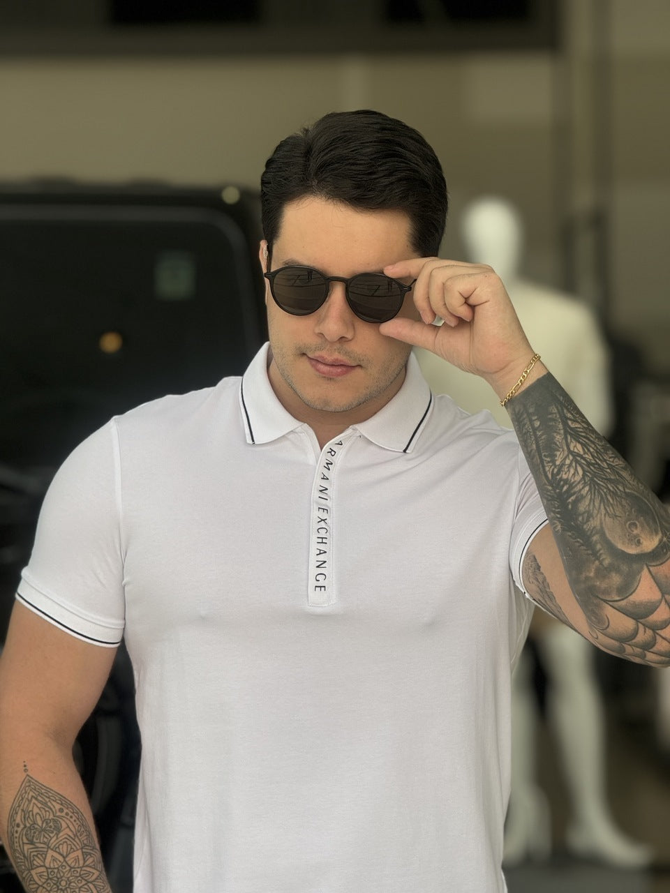 Polo Armani Exchange Friso na Gola Lettering Assinatura Emborrachado com Zíper Masculino Branco