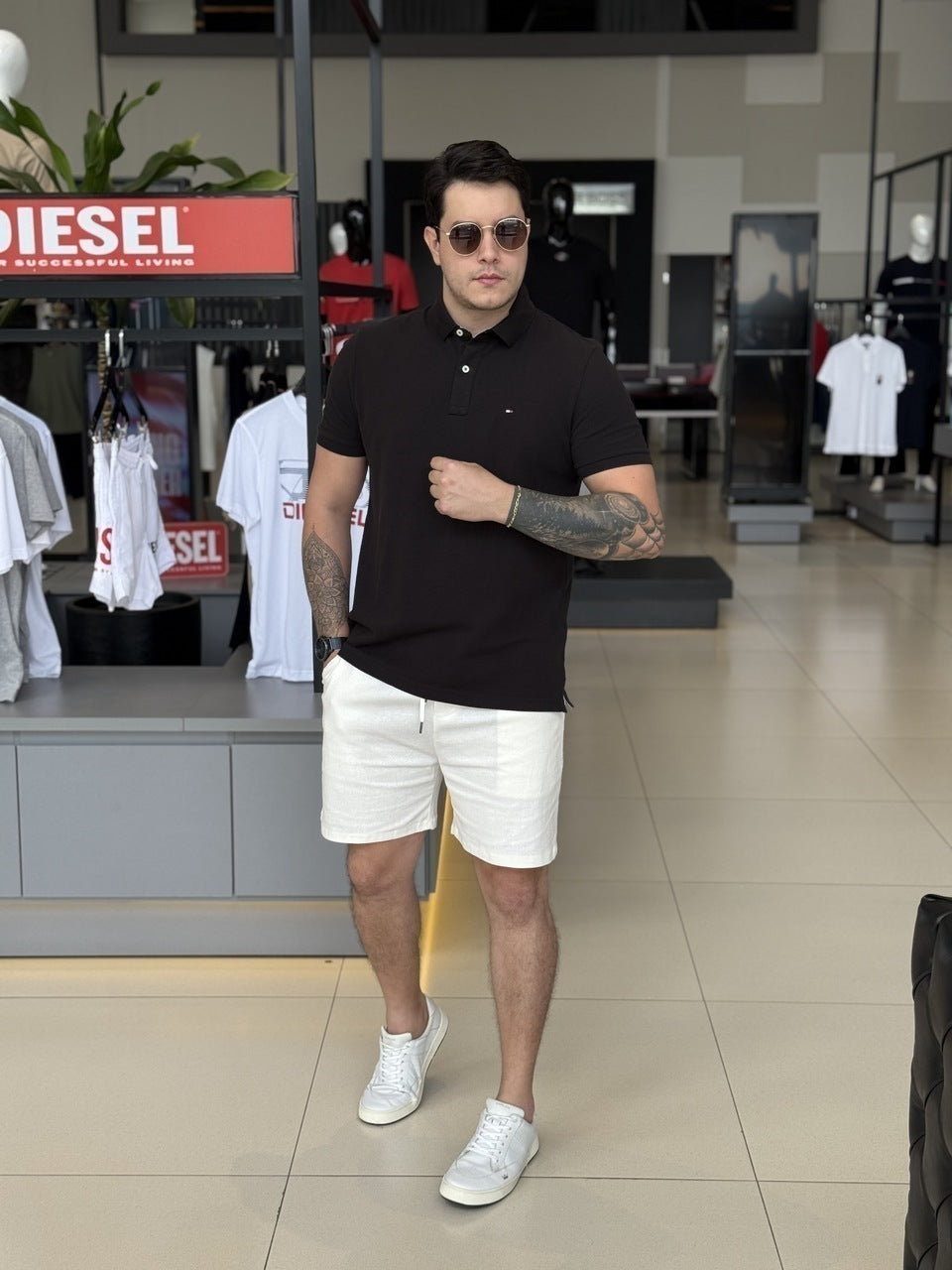 Polo Tommy Hilfiger Assinatura Bordado Masculino Preto