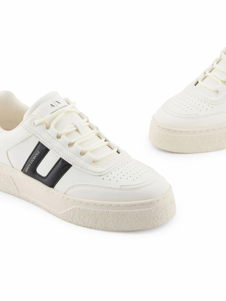 Tênis Armani Exchange Lion com Detalhe Acolchoado