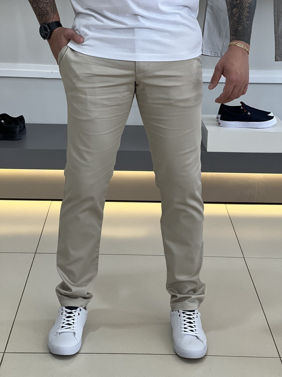 Calça Armani Exchange Slim Alfaiataria 8NZP45ZN1RZ Bege Masculino Bege