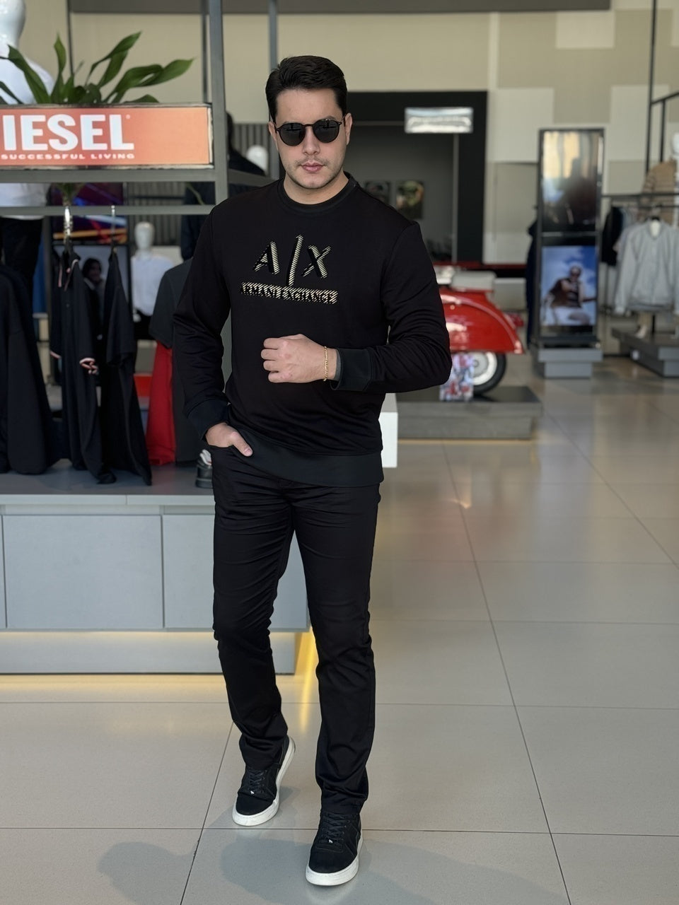 Calça Armani Exchange Detalhe Logo em Metal Masculino