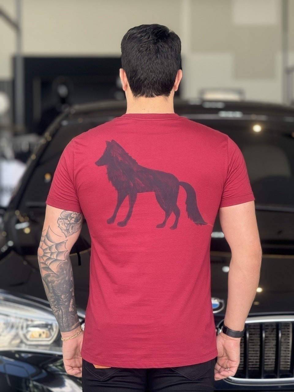 Camiseta Acostamento Lobo nas Costas Masculino