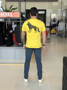 Camiseta Acostamento Lobo nas Costas Masculino