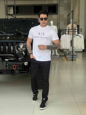 Camiseta Armani Exchange Lettering Assinatura Estampado Masculino
