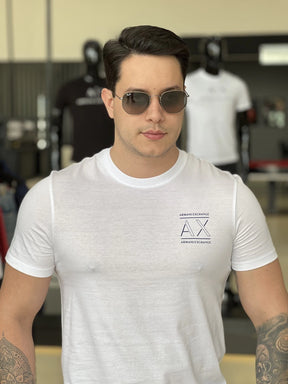 Camiseta Armani Exchange Lettering Assinatura Estampa no Peito Masculino