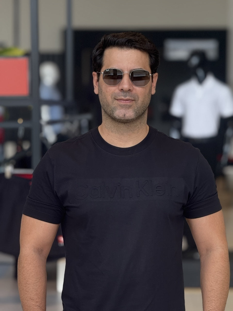Camiseta Calvin Klein Lettering Assinatura Alto Relevo Masculino