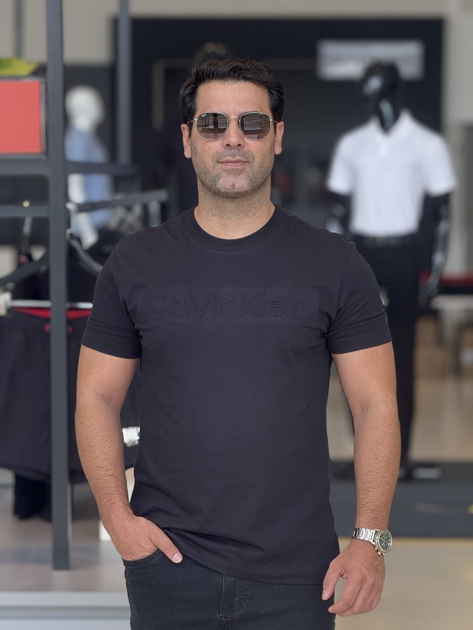 Camiseta Calvin Klein Lettering Assinatura Alto Relevo Masculino