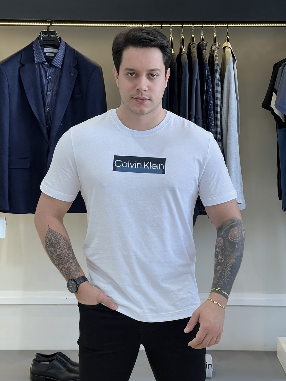Camiseta Calvin Klein Quadro Emborrachado Lettering Vazado Masculino