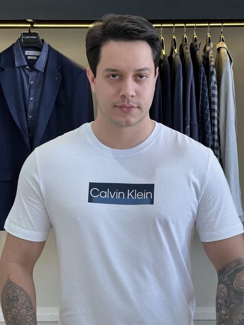 Camiseta Calvin Klein Quadro Emborrachado Lettering Vazado Masculino