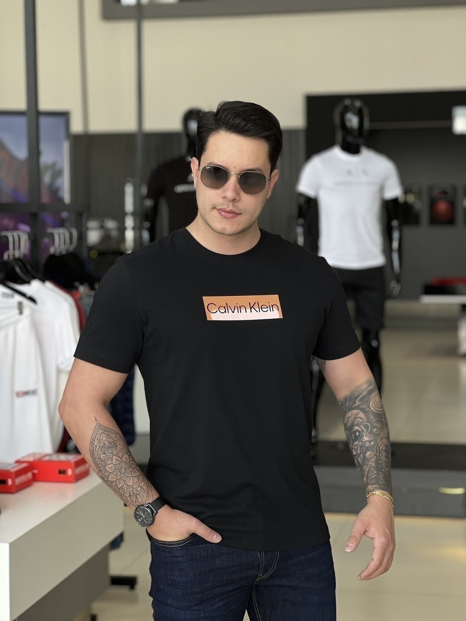 Camiseta Calvin Klein Quadro Emborrachado Lettering Vazado Masculino