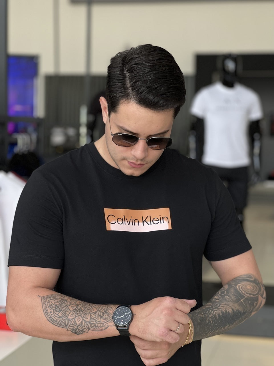 Camiseta Calvin Klein Quadro Emborrachado Lettering Vazado Masculino