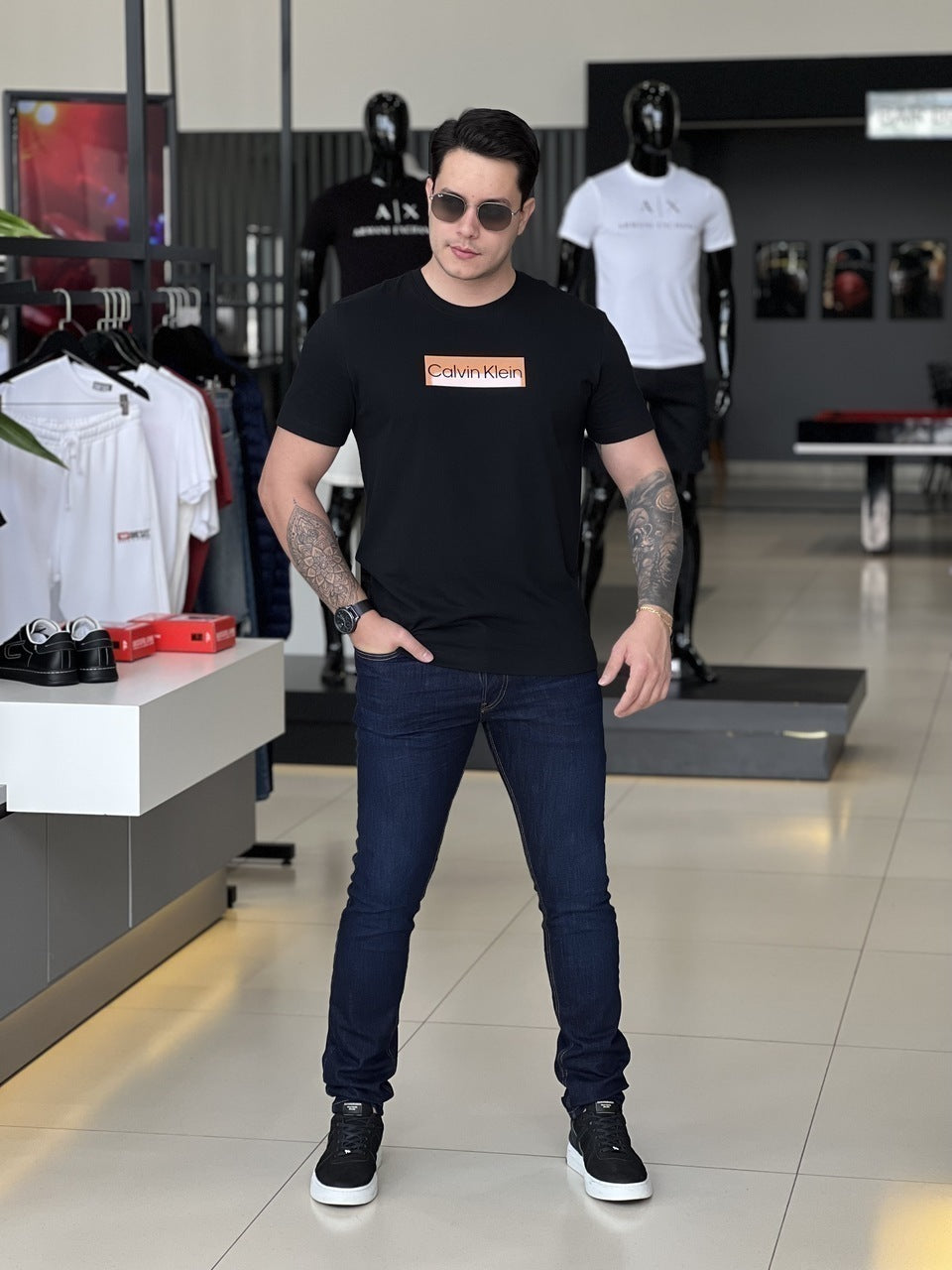 Camiseta Calvin Klein Quadro Emborrachado Lettering Vazado Masculino