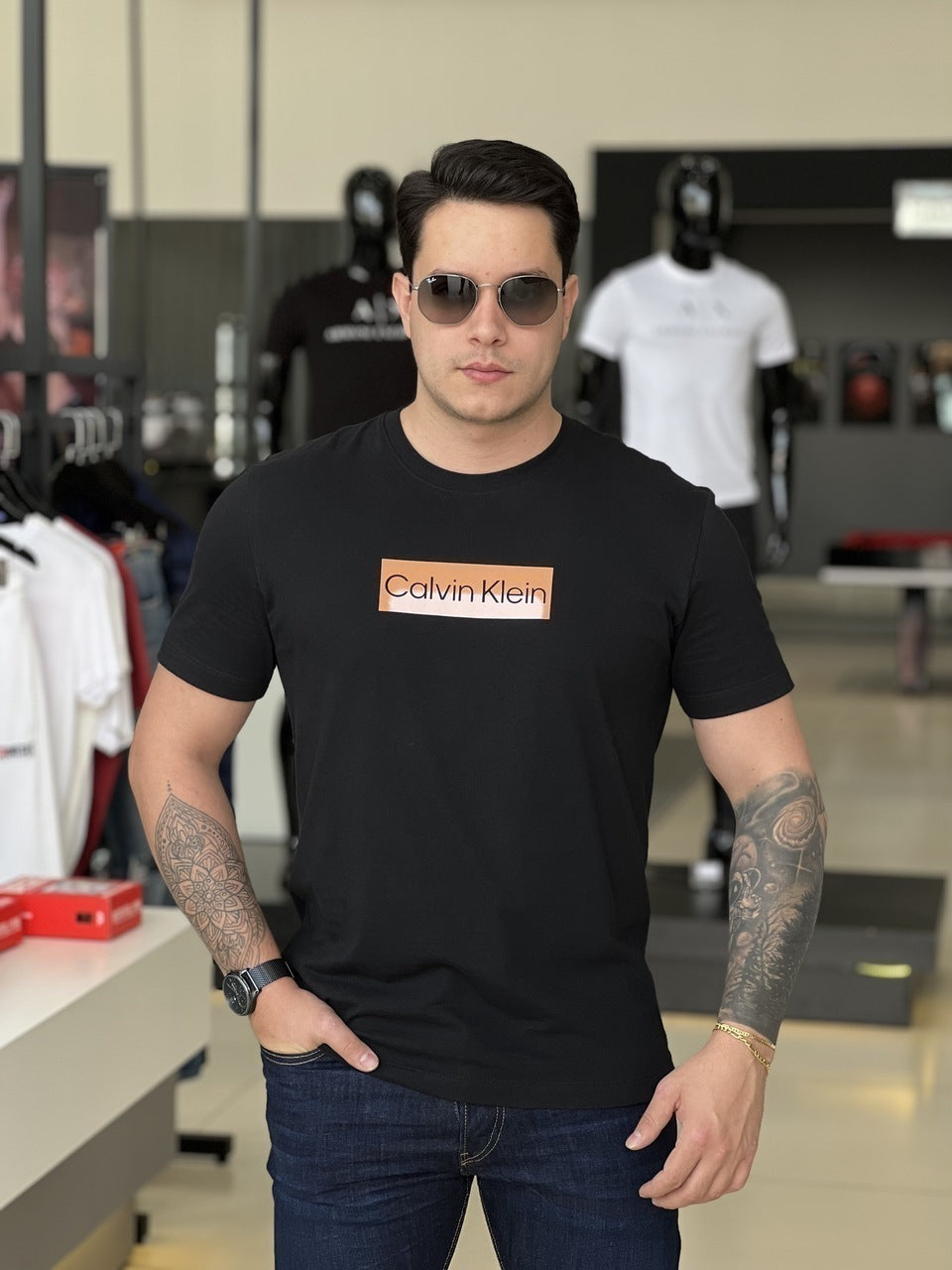 Camiseta Calvin Klein Quadro Emborrachado Lettering Vazado Masculino