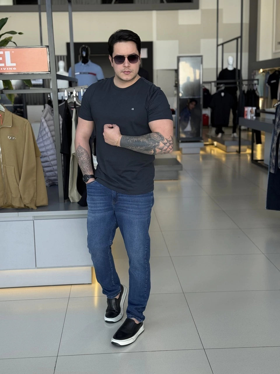 Camiseta Calvin Klein Básica Logo Emborrachado Masculino
