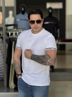 Camiseta Calvin Klein Logo no Punho Masculino