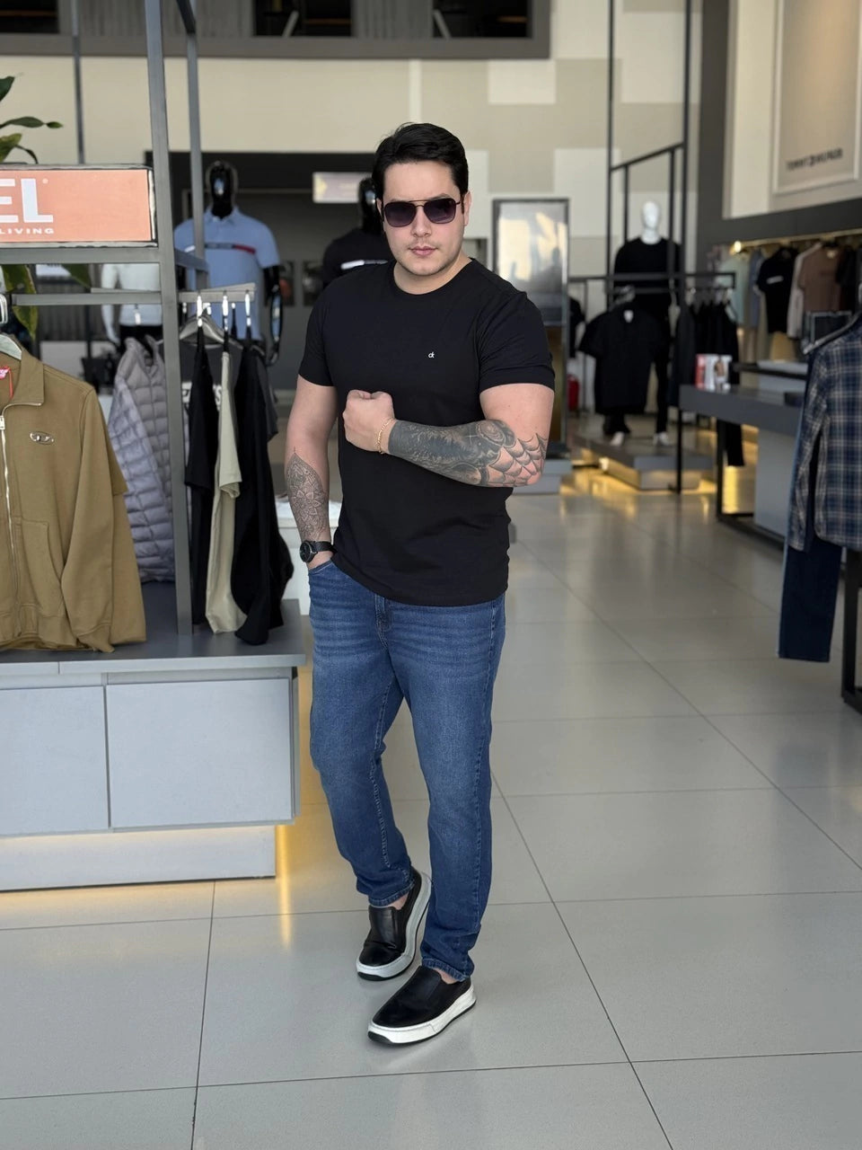 Camiseta Calvin Klein Básica Logo Emborrachado Masculino