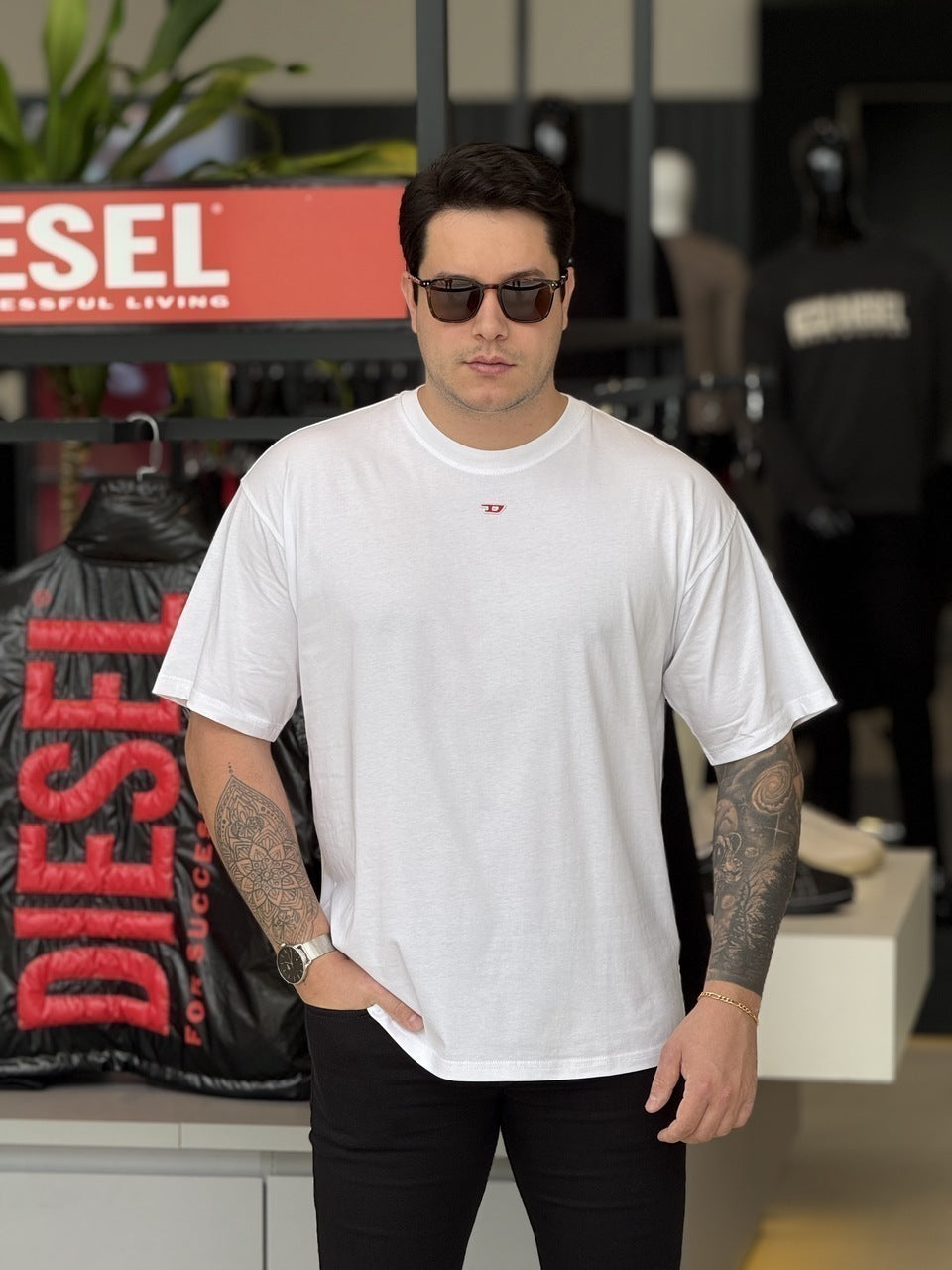 Camiseta Diesel T-Boxt-D Oversized Logo Bordado Masculino