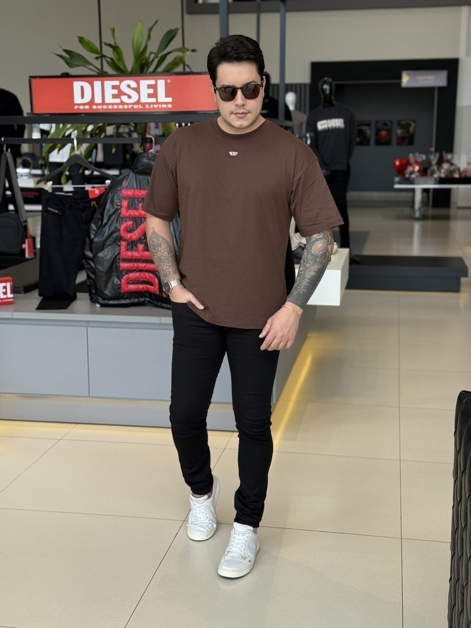 Camiseta Diesel T-Boxt-D Oversized Logo Bordado Masculino