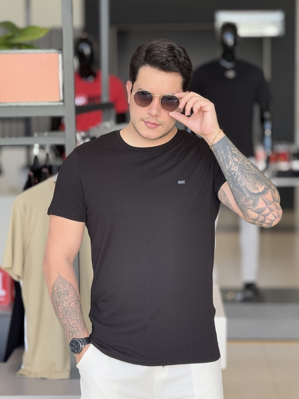 Kit Camiseta Diesel com 3 Peças Masculino Branco/Cinza e Preto