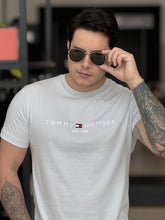 Camiseta Tommy Hilfiger Logo Bordado Masculino