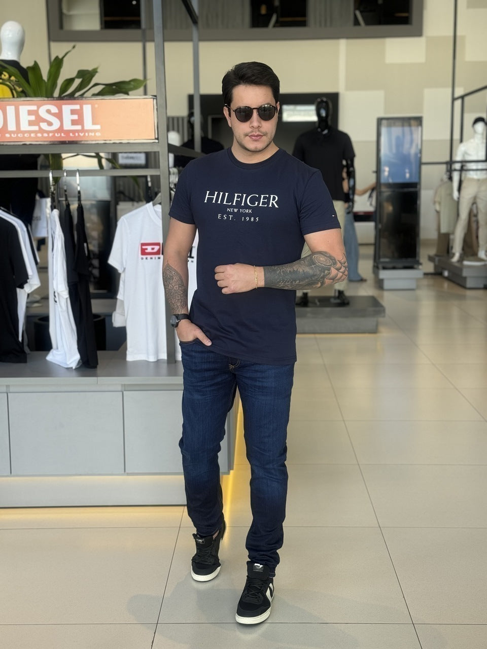 Camiseta Tommy Hilfiger Estampa Frontal Masculino