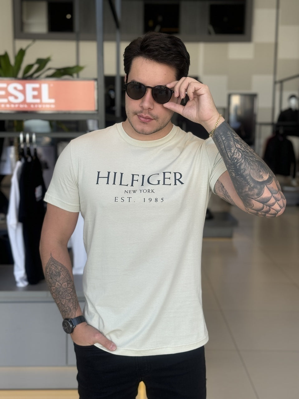 Camiseta Tommy Hilfiger Estampa Frontal Masculino