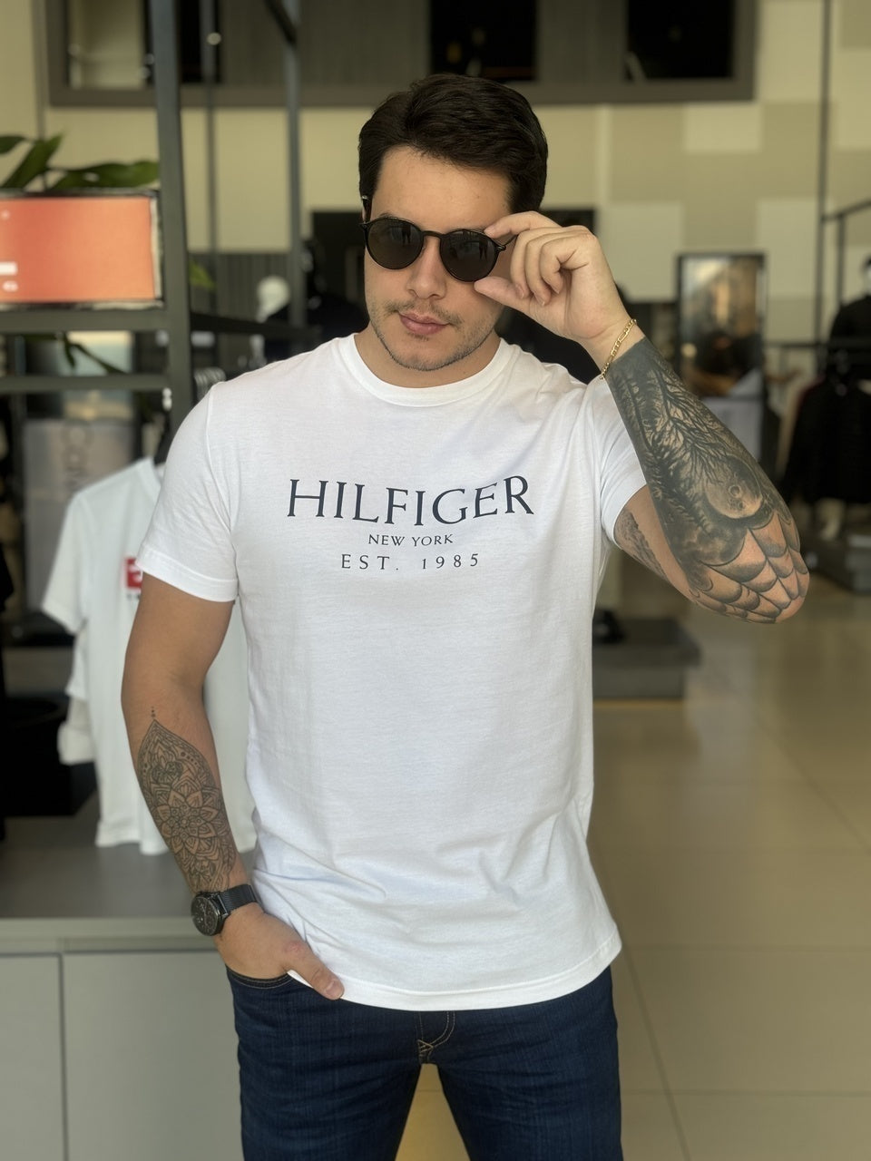 Camiseta Tommy Hilfiger Estampa Frontal Masculino