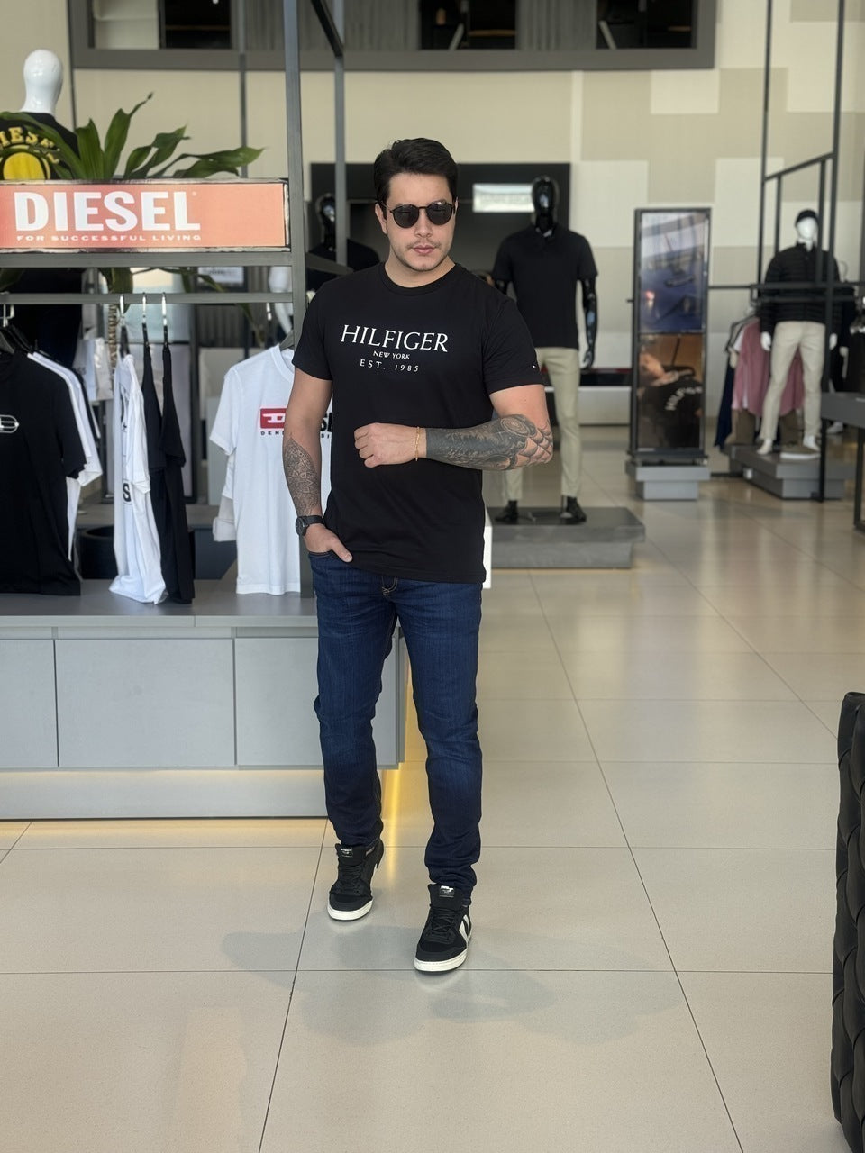 Camiseta Tommy Hilfiger Estampa Frontal Masculino