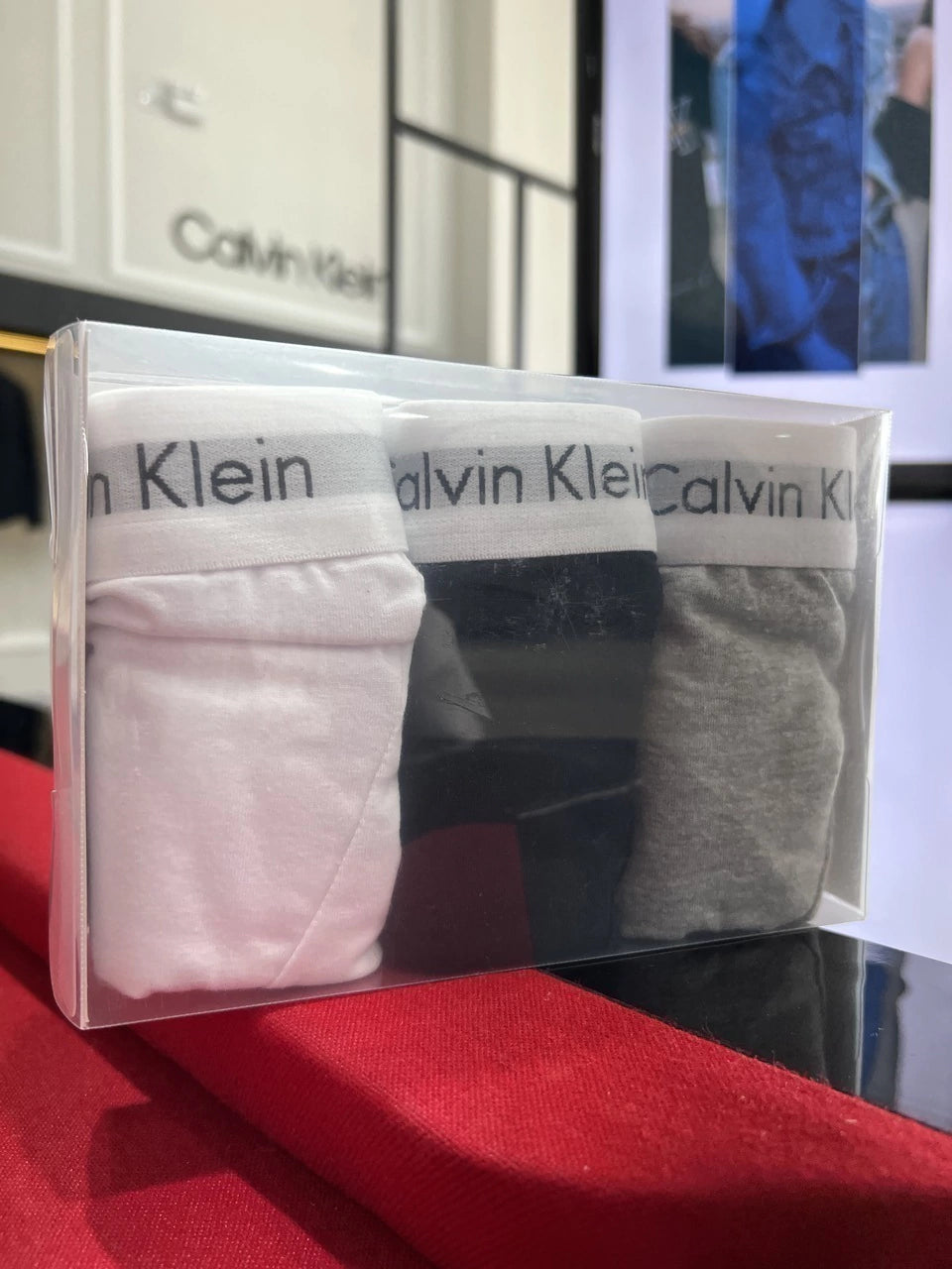 Cueca Calvin Klein Boxer Kit com 3 Peças Masculino Preto / Branco e Cinza