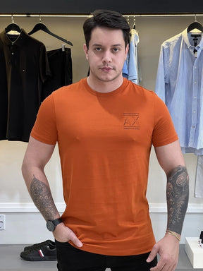 Camiseta Armani Exchange Lettering Assinatura Estampa no Peito Masculino