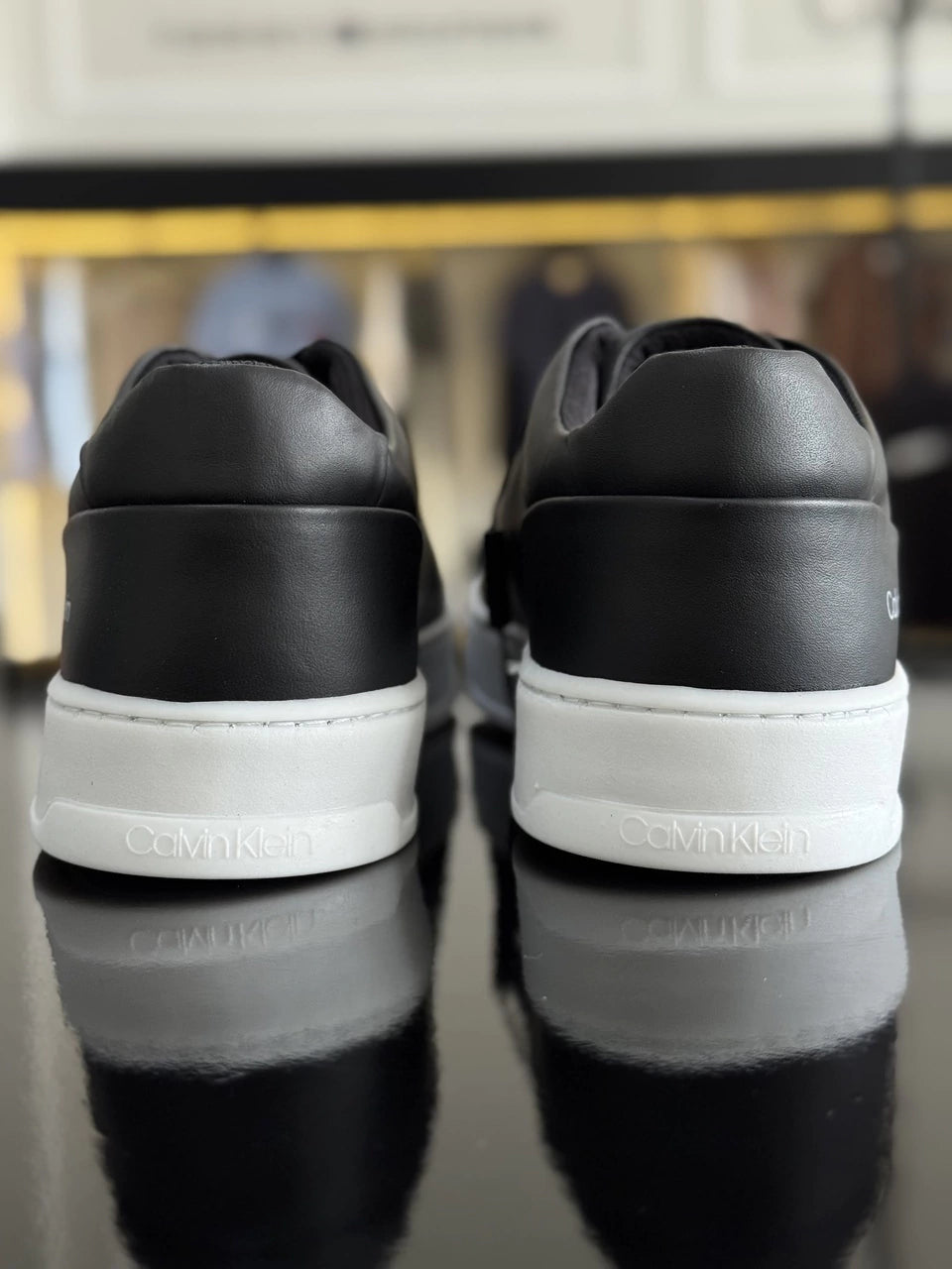 Tênis Calvin Klein Lettering Assinatura Baixo Relevo na Lateral Masculino