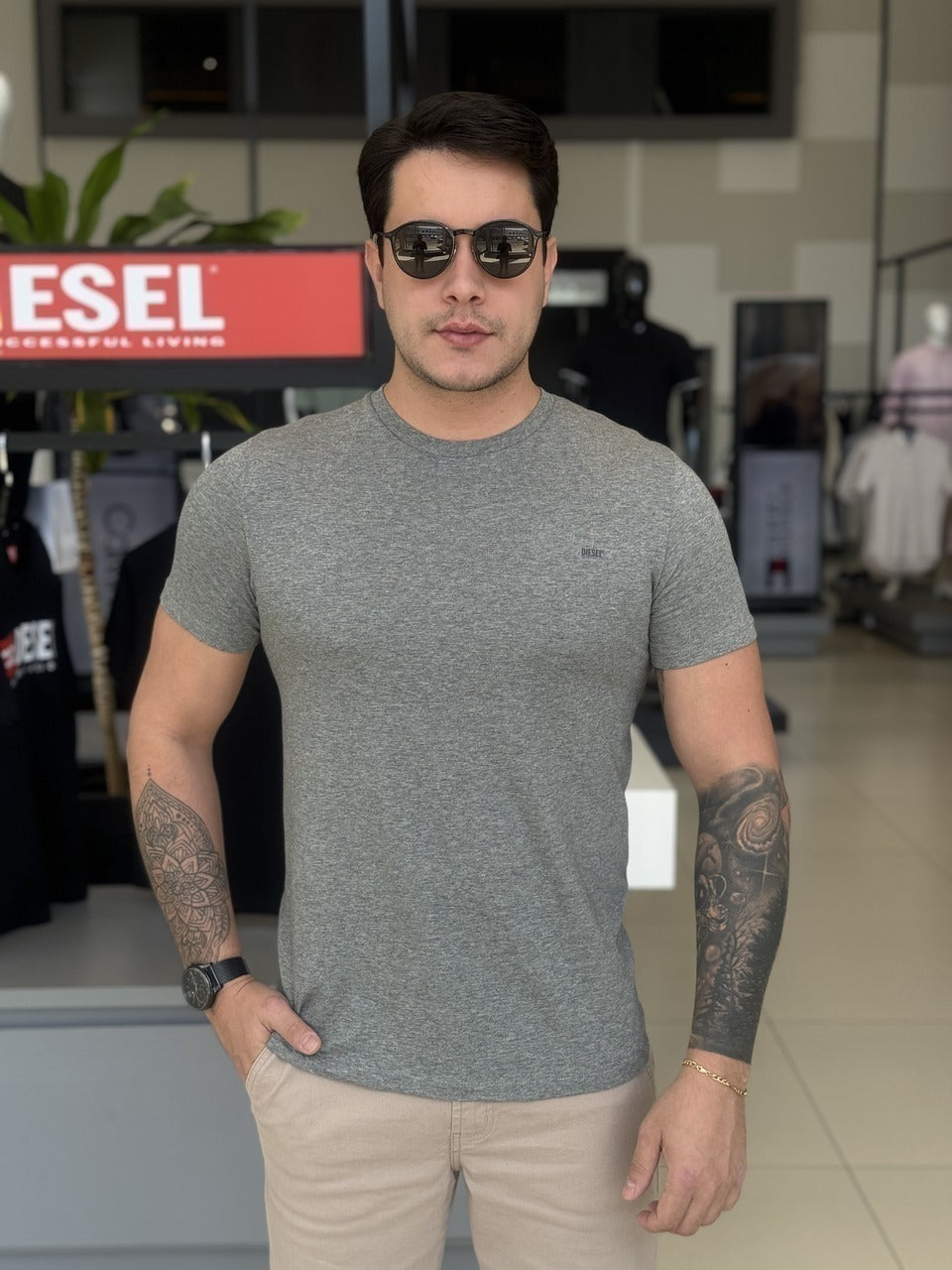 Kit Camiseta Diesel com 2 Peças Masculino Preto e Cinza Escuro