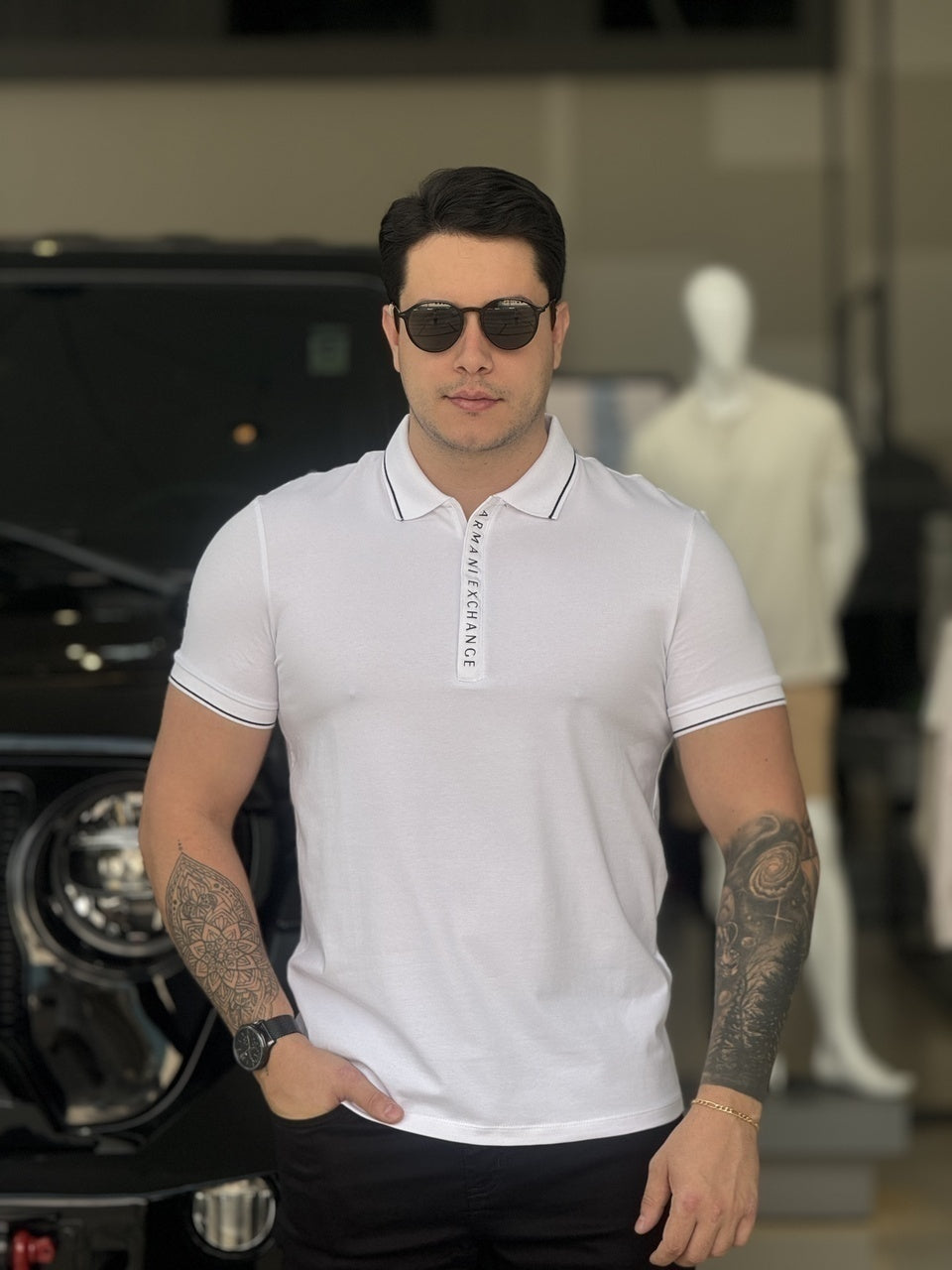 Polo Armani Exchange Friso na Gola Lettering Assinatura Emborrachado com Zíper Masculino Branco