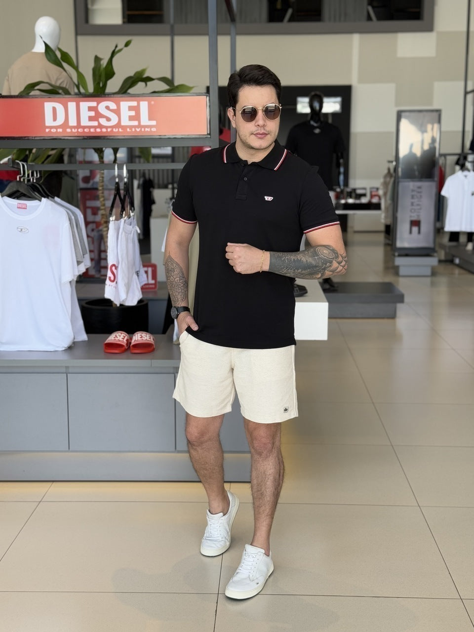 Polo Diesel T-Smith-D Frisos na Gola e Punho Logo Bordado Masculino Preto