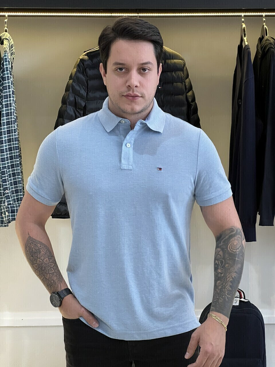 Polo Tommy Hilfiger Assinatura Bordado Masculino Azul Claro
