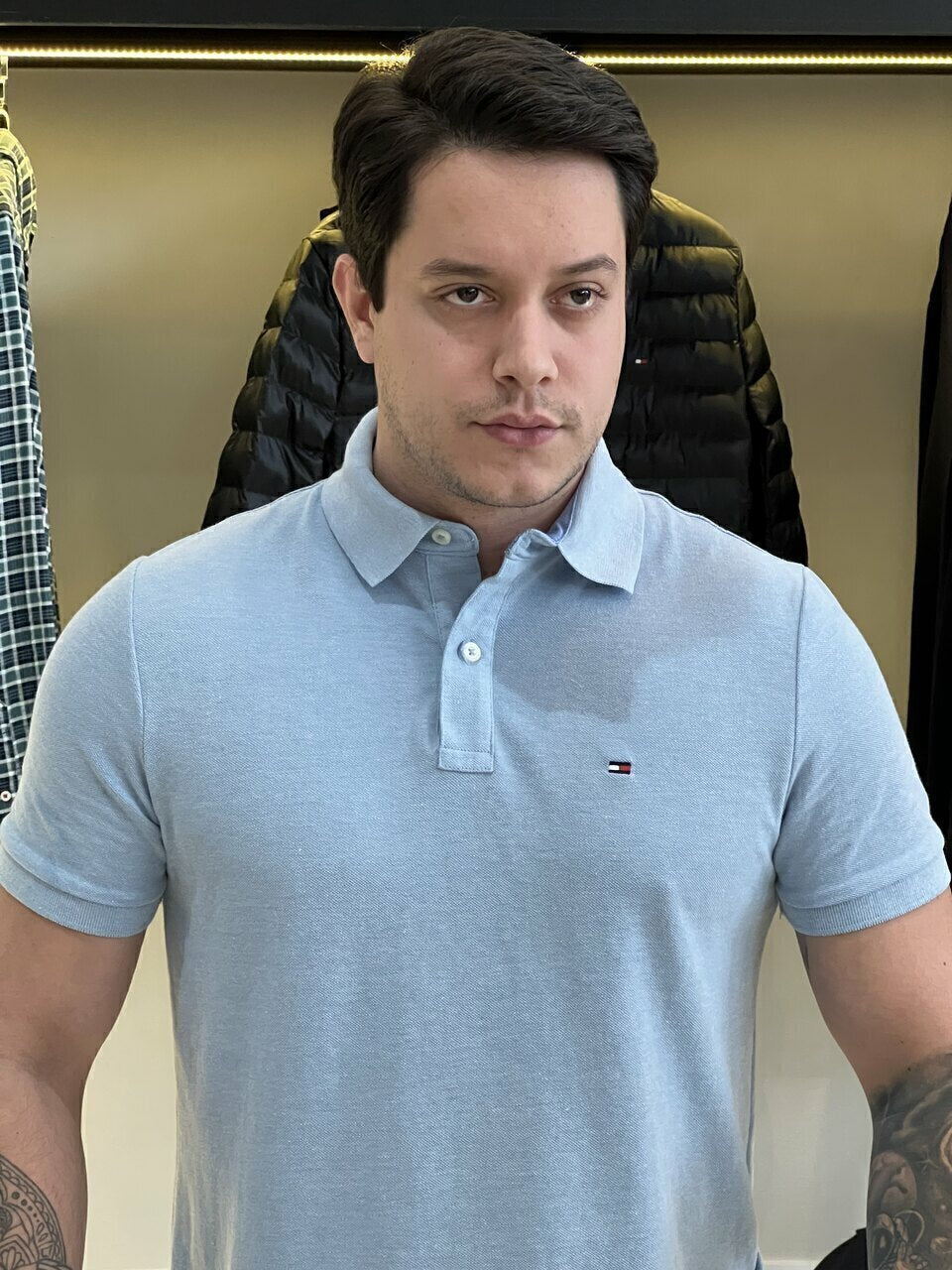 Polo Tommy Hilfiger Assinatura Bordado Masculino Azul Claro